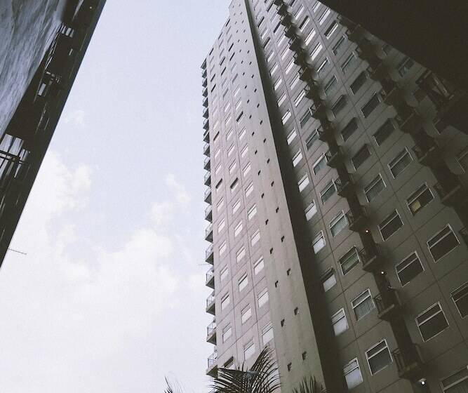 بنسيون Reddoorz Apartment @ Grand Asia Afrika