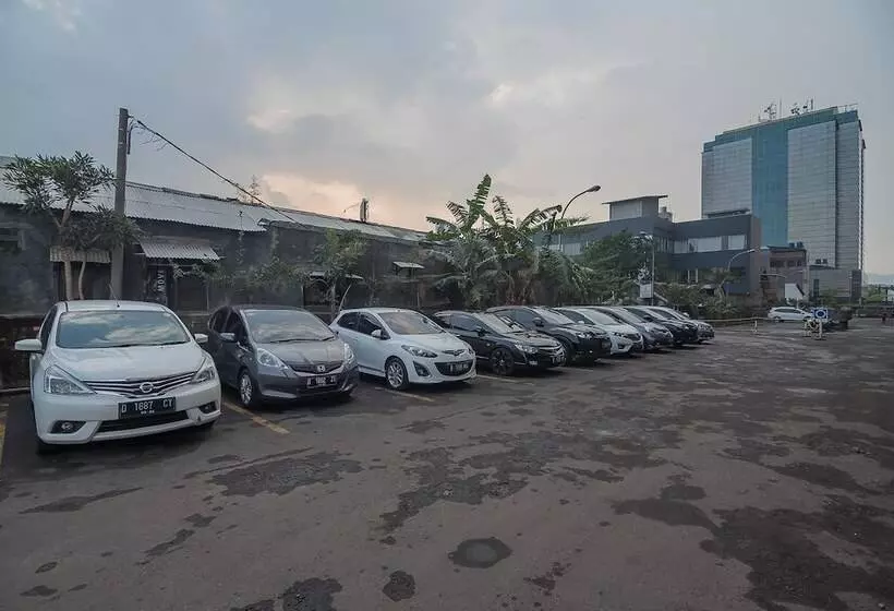 Majatalo Reddoorz Apartment @ Grand Asia Afrika