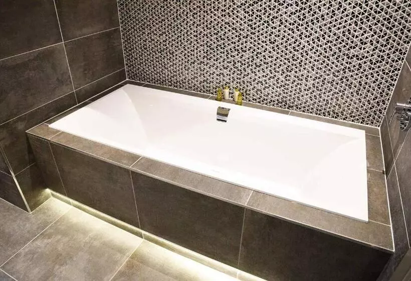 Majatalo Taransay House, Small