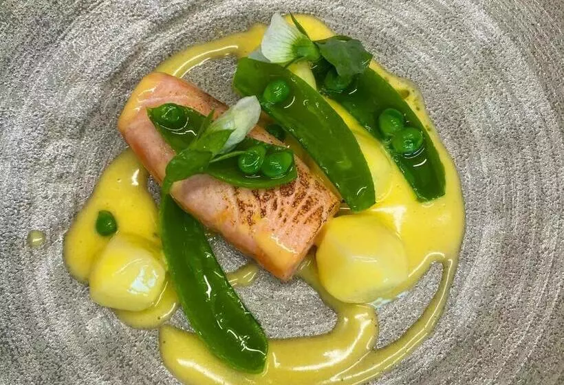 Majatalo Taransay House, Small