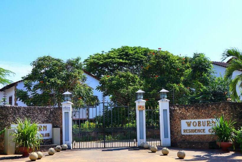 تختخواب و صبحانه Woburn Residence Club