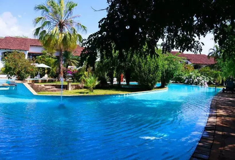 تختخواب و صبحانه Woburn Residence Club