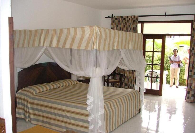 تختخواب و صبحانه Woburn Residence Club