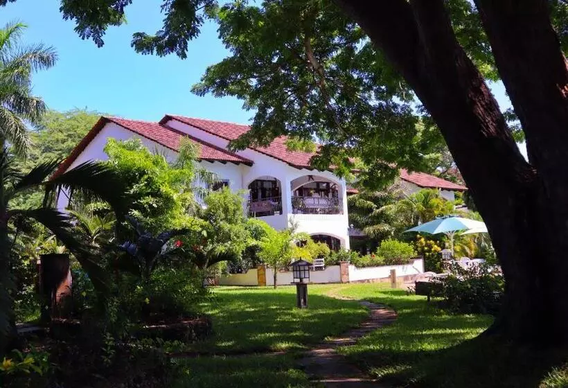 تختخواب و صبحانه Woburn Residence Club