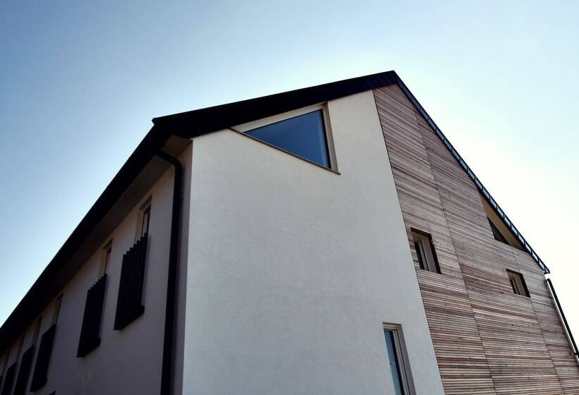 هتل Apartments Art House