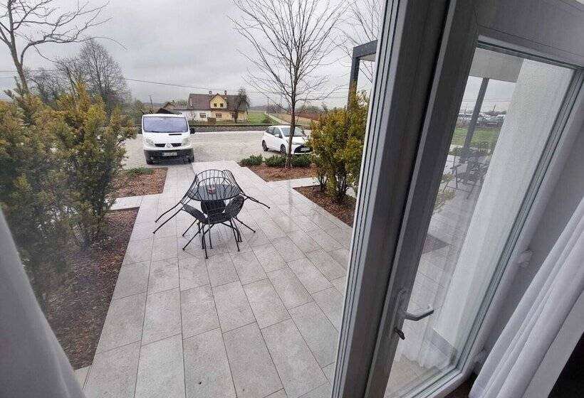 هتل Apartments Art House