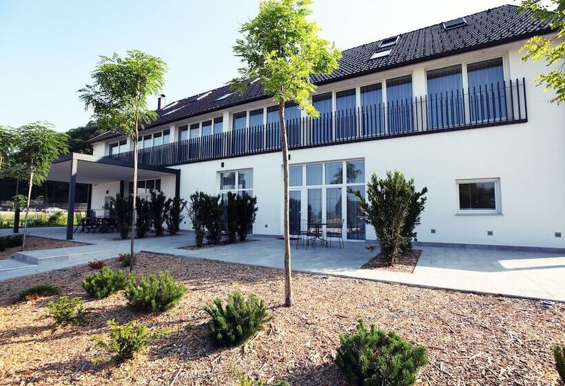 هتل Apartments Art House