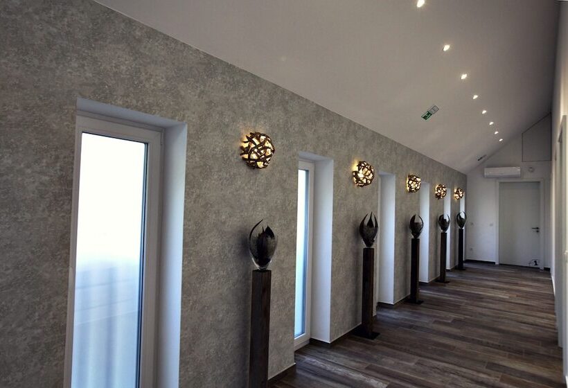 هتل Apartments Art House