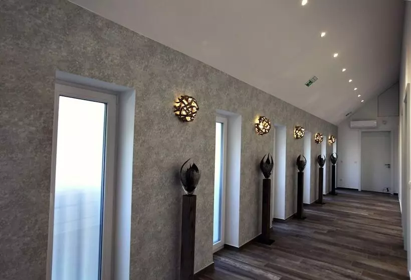 هتل Apartments Art House