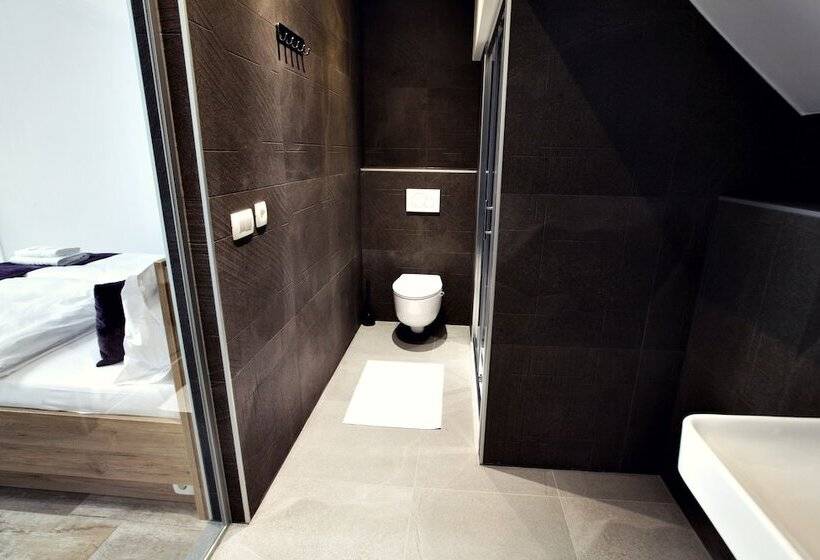 هتل Apartments Art House