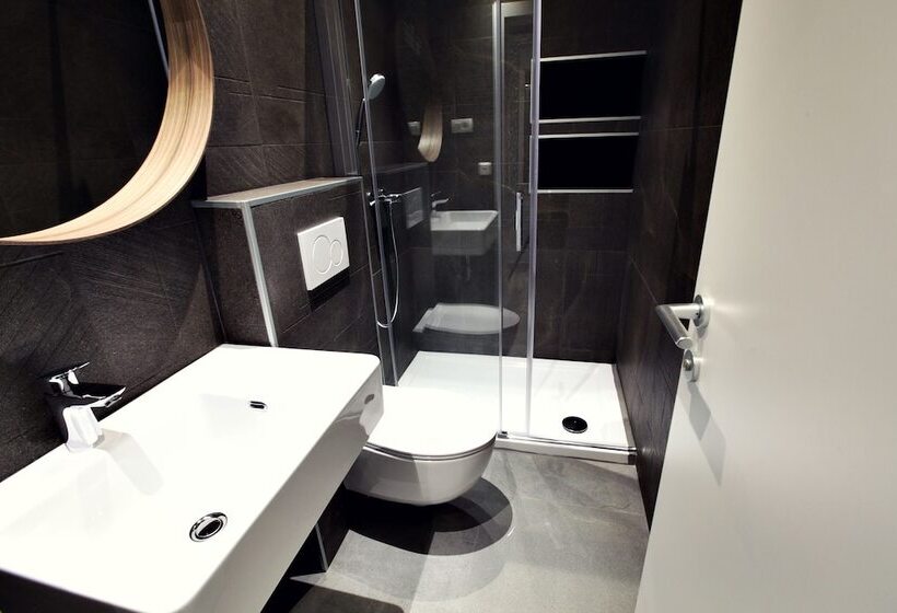 هتل Apartments Art House