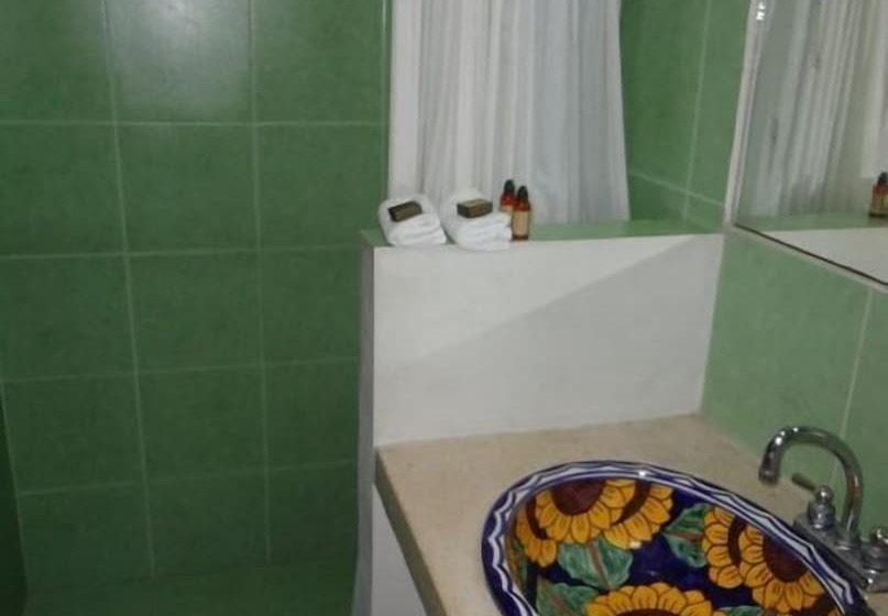 هتل Elements Of The Island