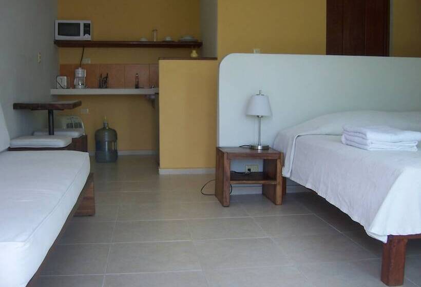 هتل Elements Of The Island