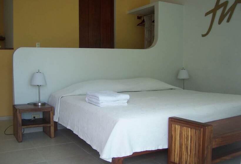 هتل Elements Of The Island