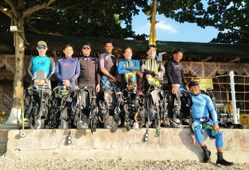 Love's Beach & Dive Resort