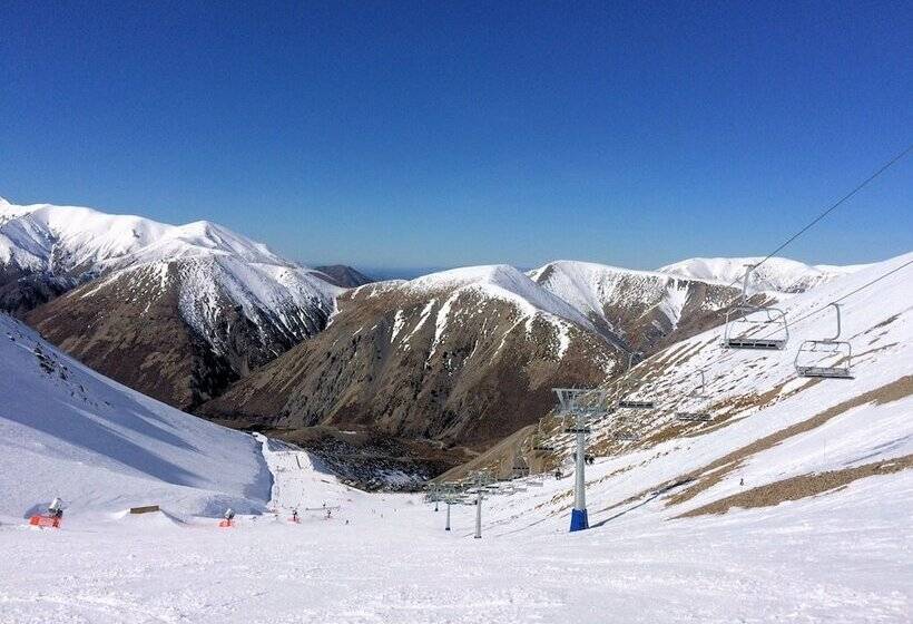 Oxford Village Motels