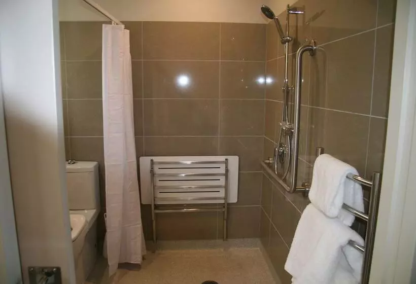 Oxford Village Motels