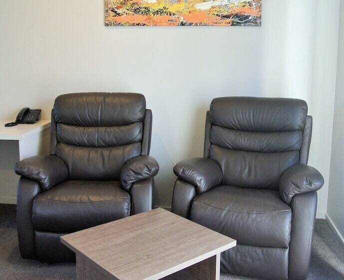 Oxford Village Motels