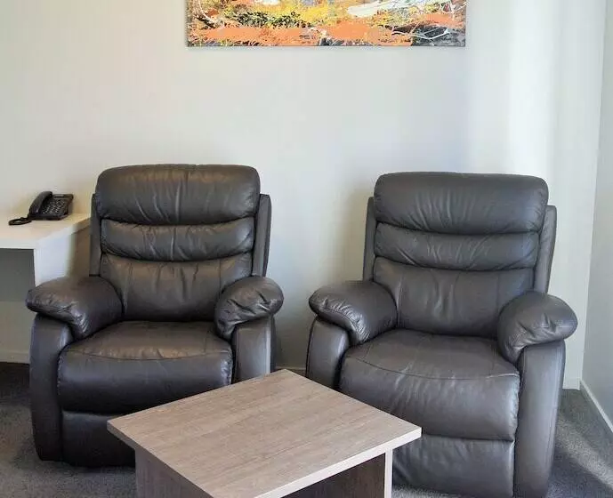 Oxford Village Motels