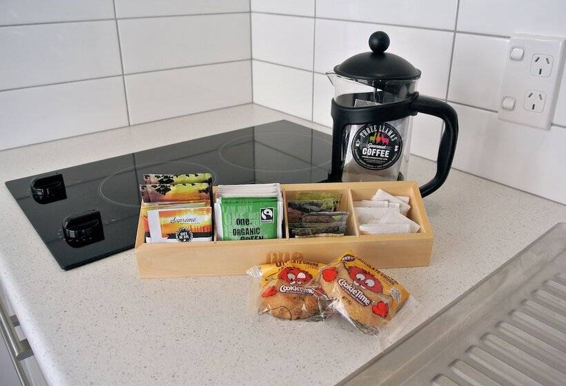 Oxford Village Motels