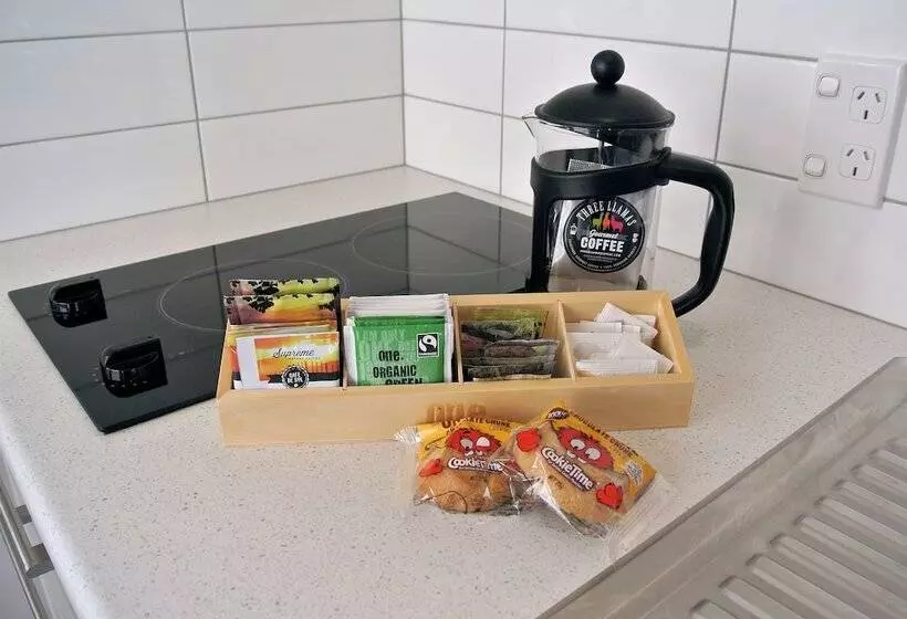 Oxford Village Motels