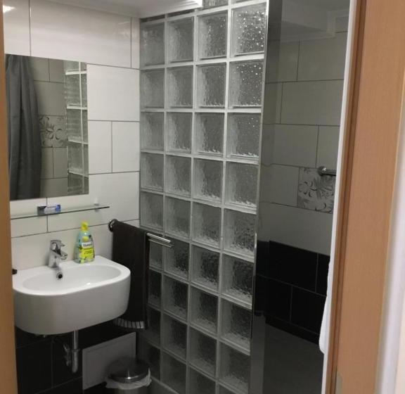 Pensão Varkerulet Apartman