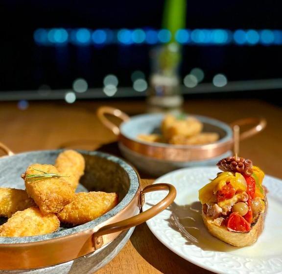 فندق 1819 Marine Lodge