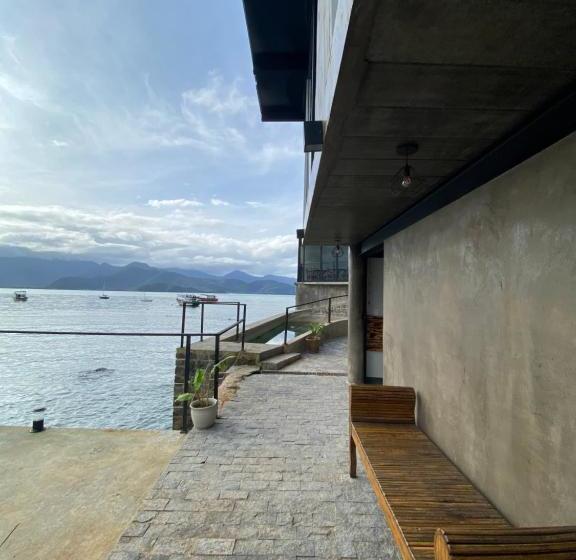 فندق 1819 Marine Lodge