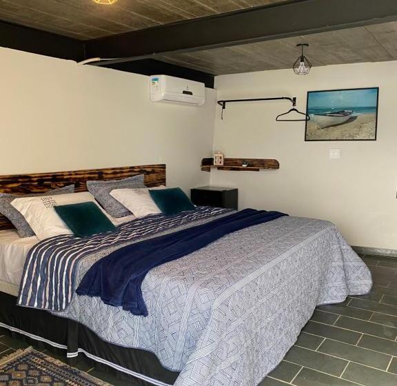 فندق 1819 Marine Lodge