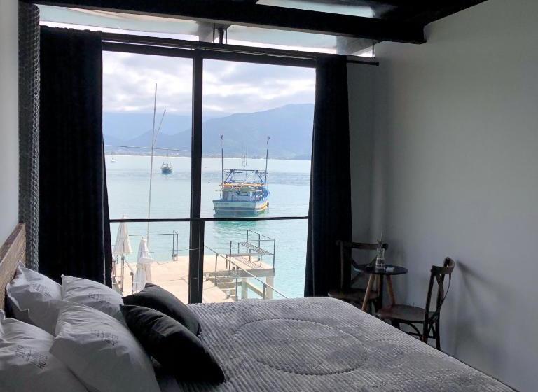 فندق 1819 Marine Lodge