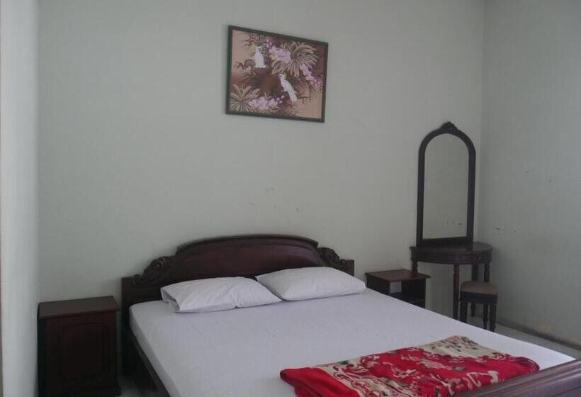 Hotel Garuda Syariah Near Alun Alun Banjarnegara