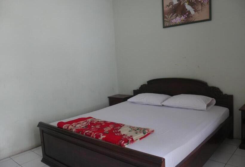 Hotel Garuda Syariah Near Alun Alun Banjarnegara