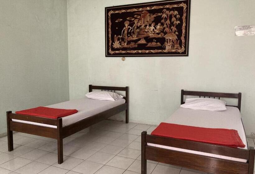 Hotel Garuda Syariah Near Alun Alun Banjarnegara