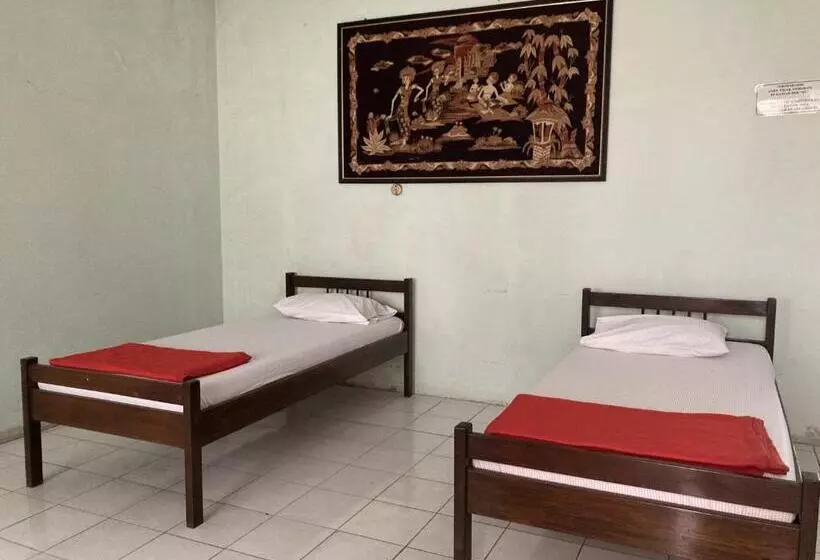 ホテル Garuda Syariah Near Alun Alun Banjarnegara