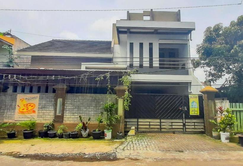 Hotel Oyo 90375 P10 Syariah