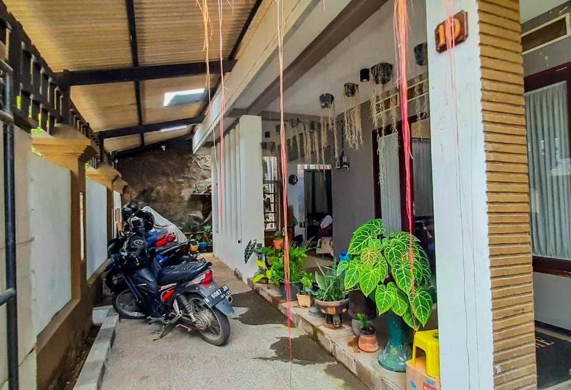 Hotel Oyo 90375 P10 Syariah