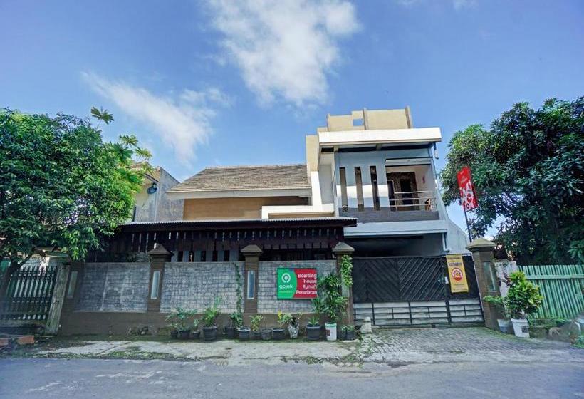 Hotel Oyo 90375 P10 Syariah