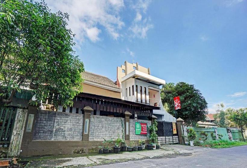 Hotel Oyo 90375 P10 Syariah