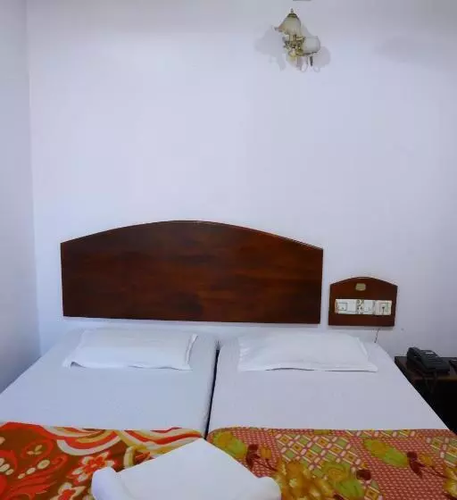 Hotelli Ramanilayam Tourist Home