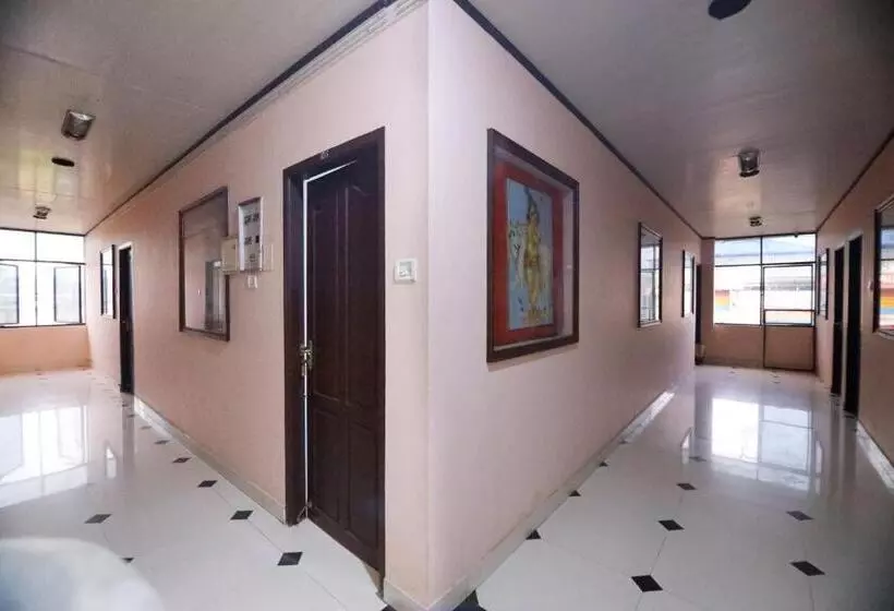 Hotelli Ramanilayam Tourist Home