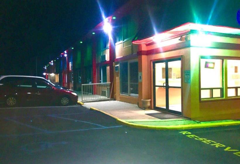 Hôtel Red Carpet Inn & Suites