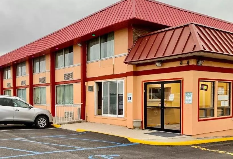 ホテル Red Carpet Inn & Suites