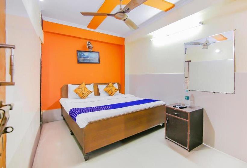 בית מלון כפרי Spot On 79602  Royal