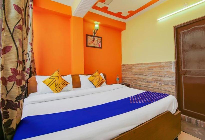 בית מלון כפרי Spot On 79602  Royal