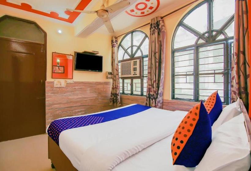 בית מלון כפרי Spot On 79602  Royal