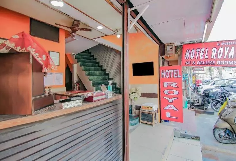 Hotelli Spot On 79602 Royal