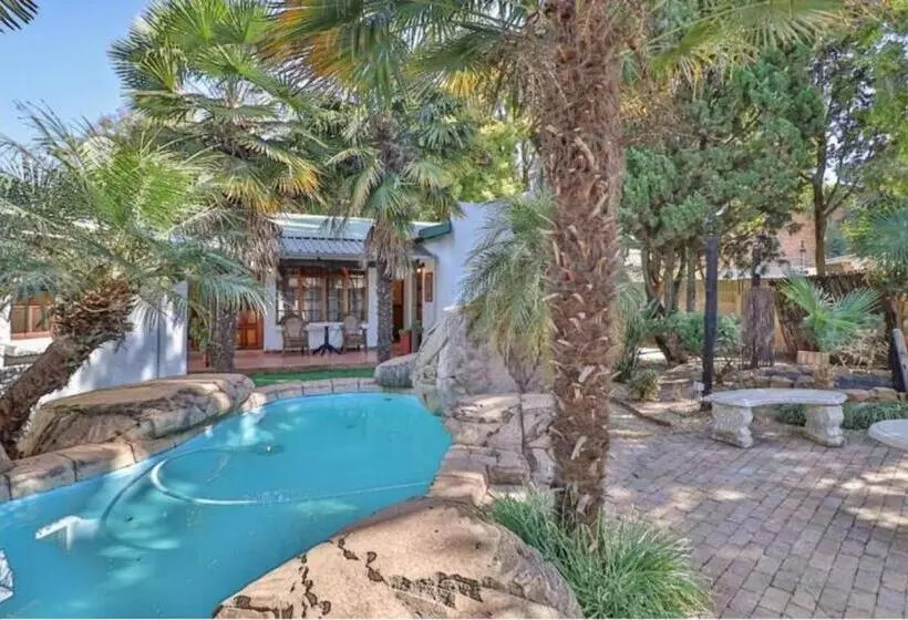 پانسیون The Link Guest Lodge