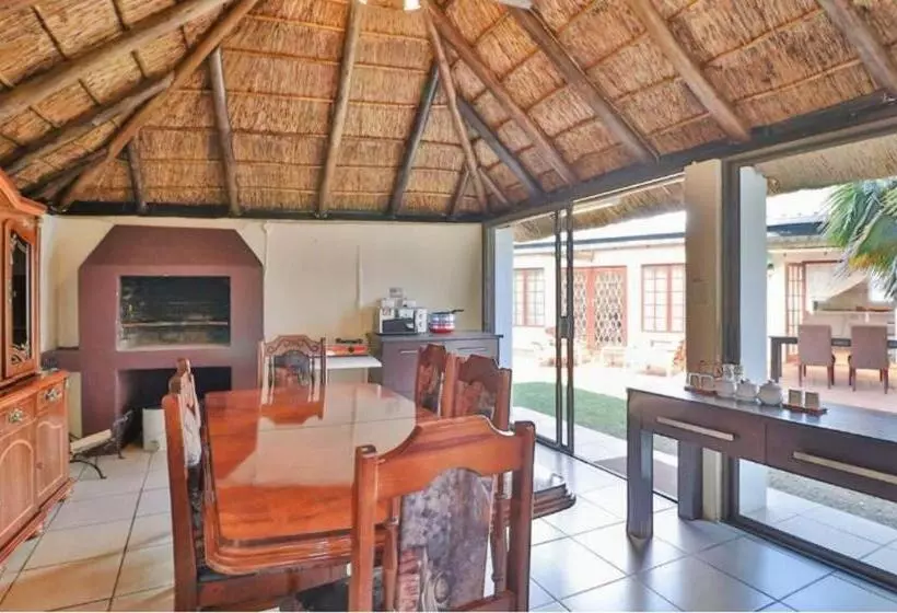 پانسیون The Link Guest Lodge