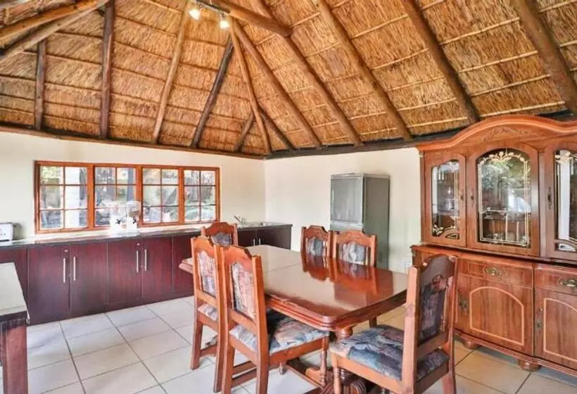 پانسیون The Link Guest Lodge