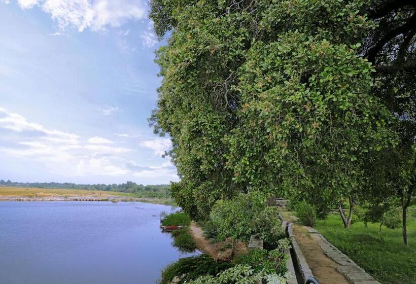 Rajmahal Palace By Kanota Hotels Near Bisalpur Dam